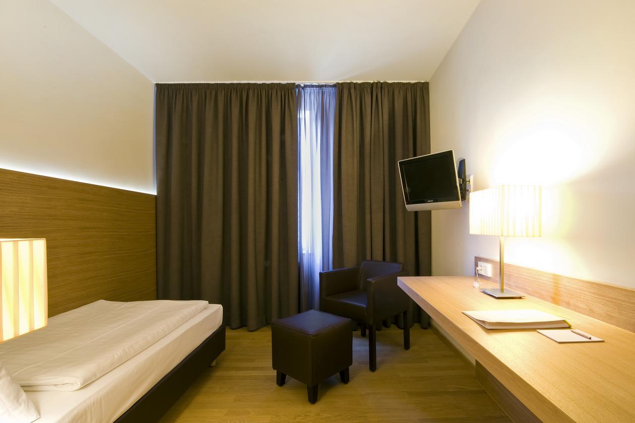 Hotel Thalmair Мюнхен Экстерьер фото