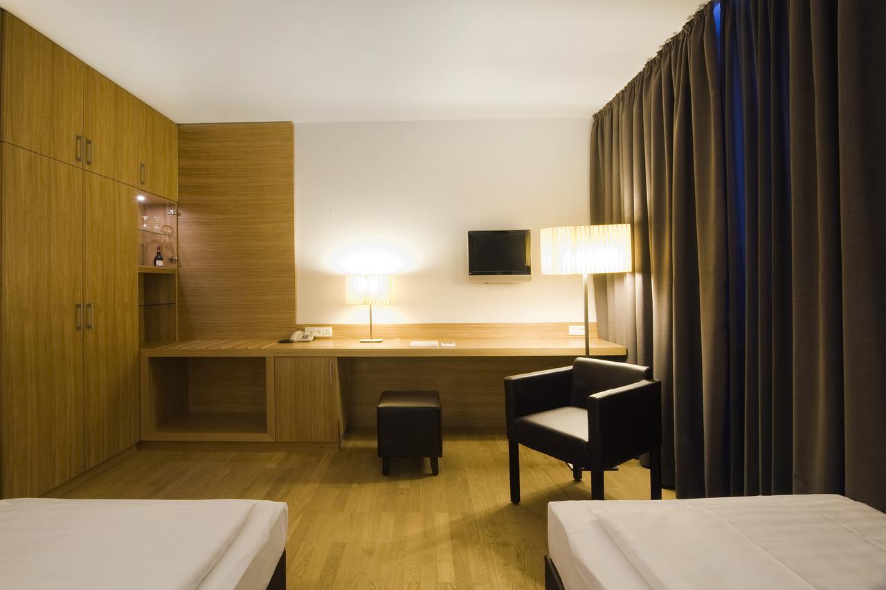 Hotel Thalmair Мюнхен Экстерьер фото